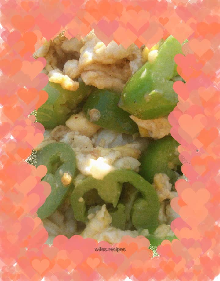 Fried eggs with pepper