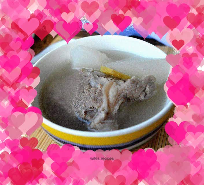 Fan bone and radish soup