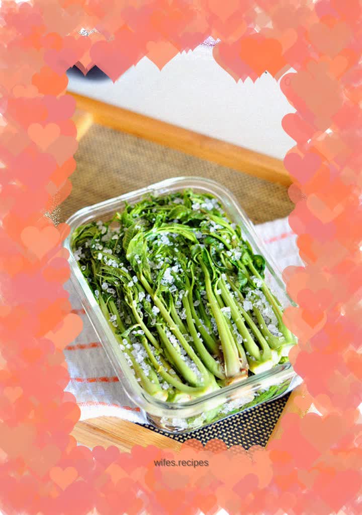 Skillfully pickled toon sprouts