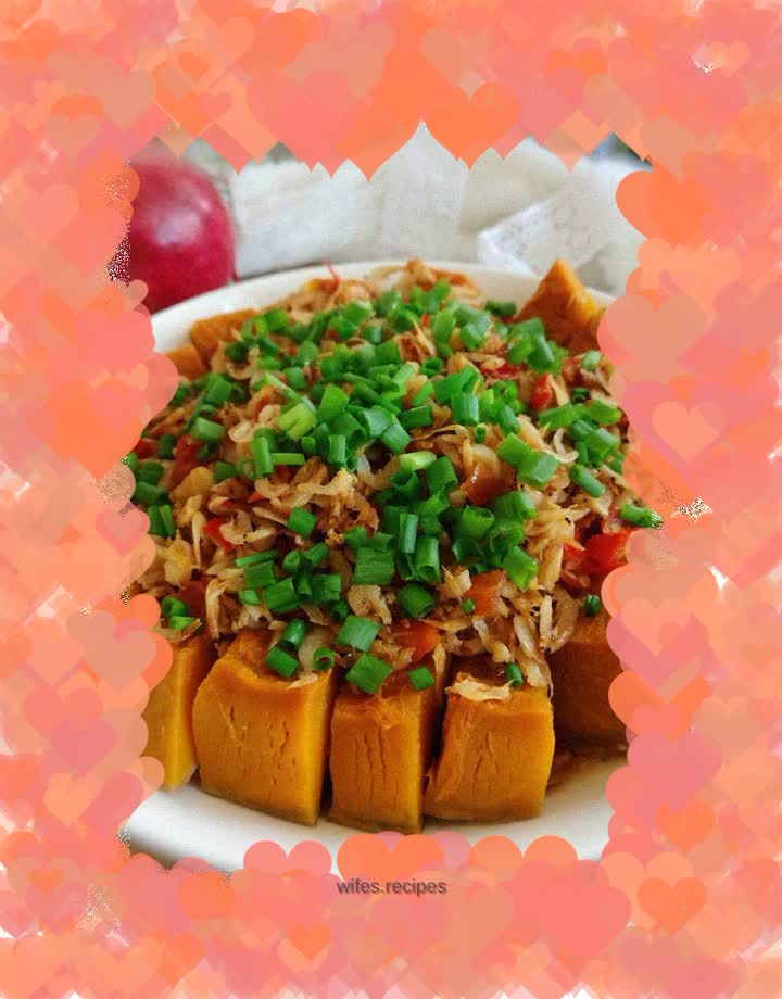 Steamed Pumpkin with Garlic, Chopped Chili and Shrimp