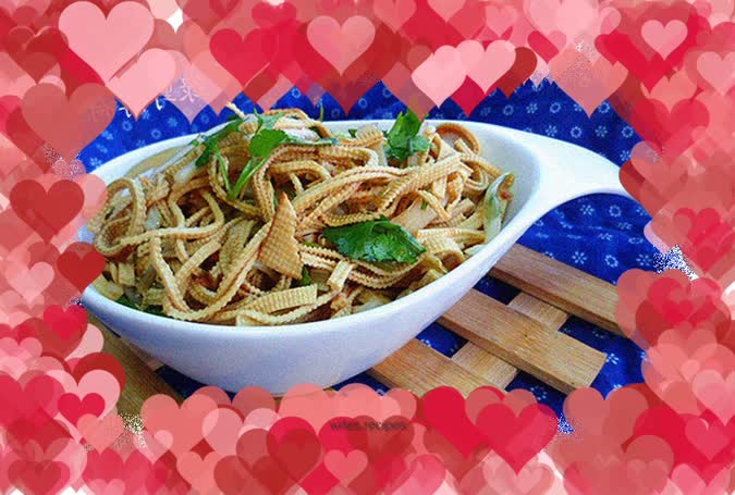 Cabbage hearts mixed with shredded beans