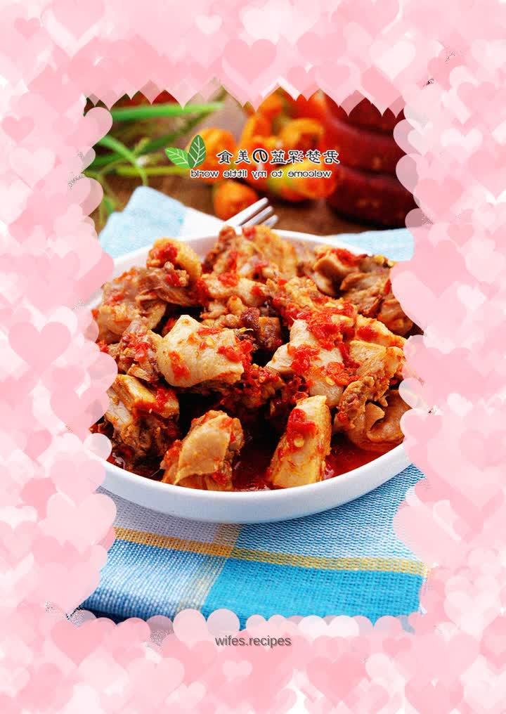 Steamed duck legs with chopped pepper