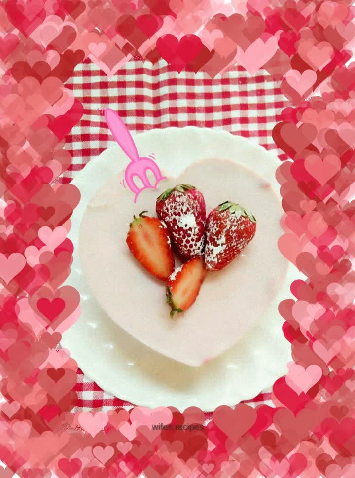 Strawberry mousse cake