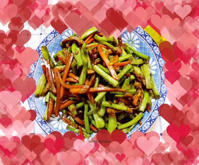 Stir-fried cowpeas with shredded pork