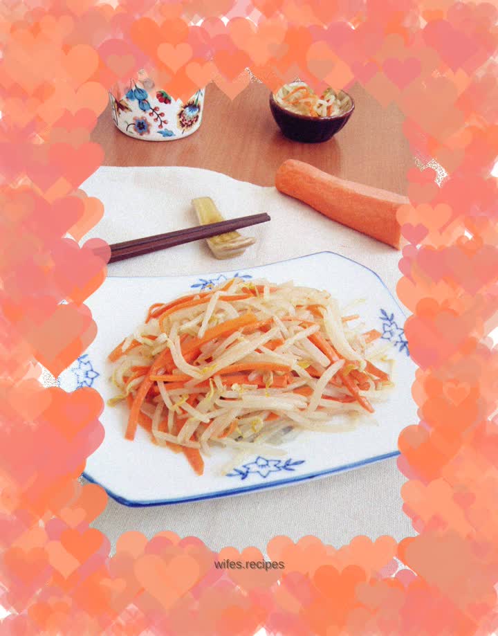 Stir-fried bean sprouts and carrots