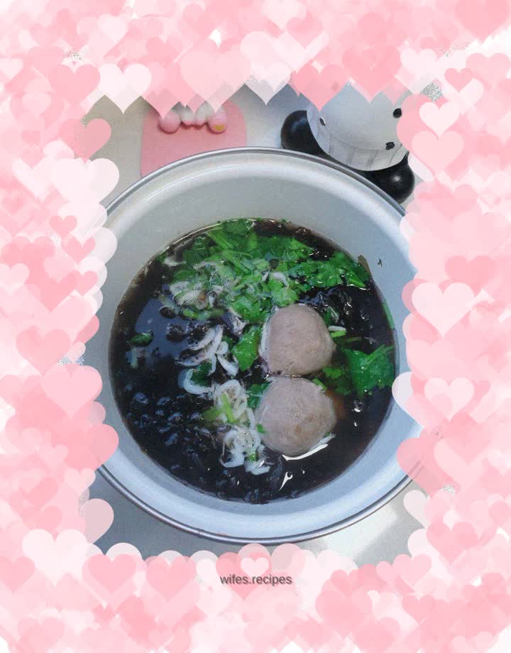 Meatball and Seaweed Soup