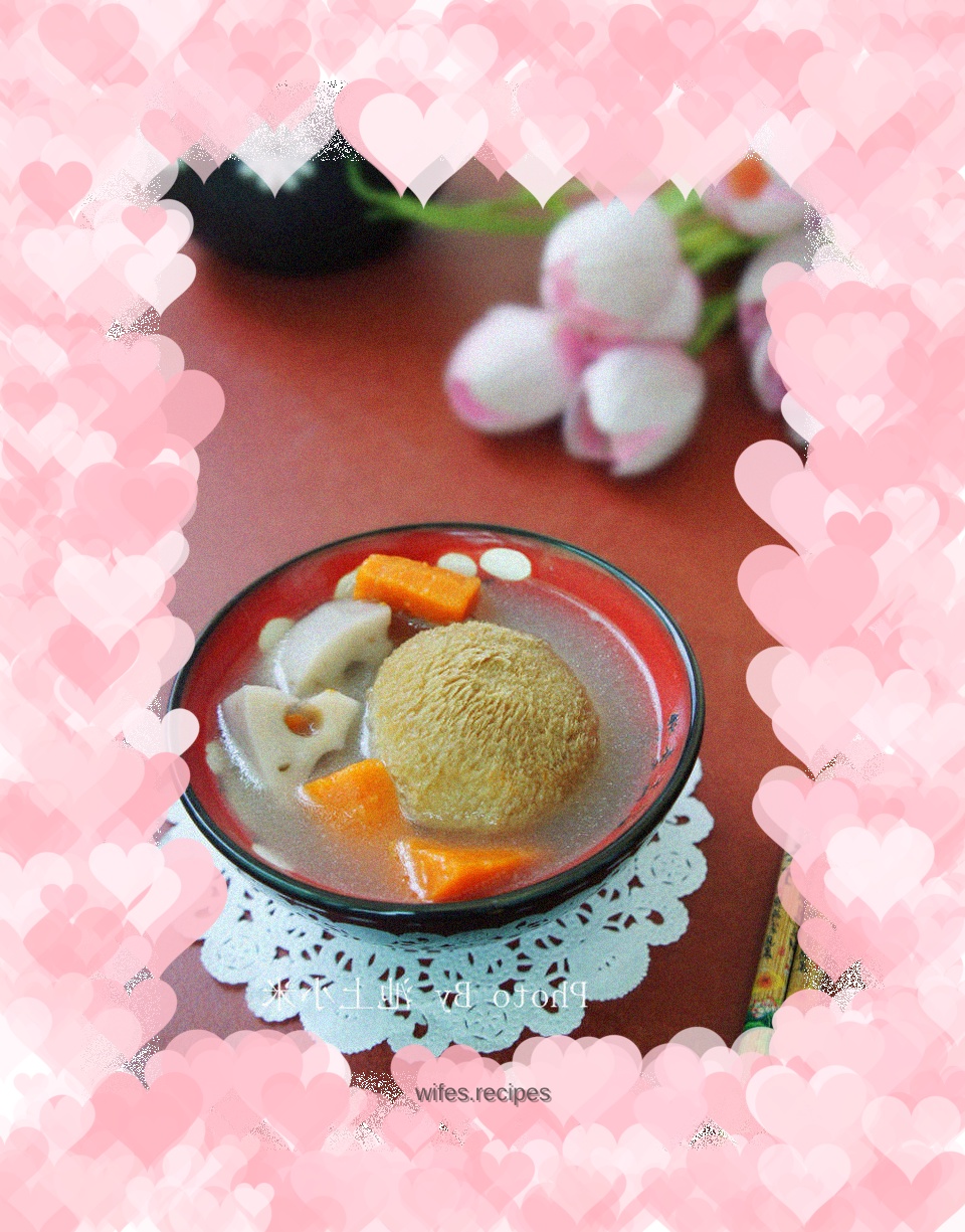 Hericium and lotus root bone soup