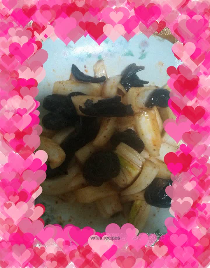 Fungus mixed with skin sprouts