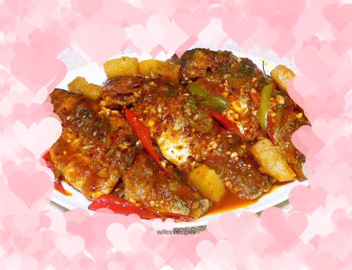 Korean spicy braised crucian carp