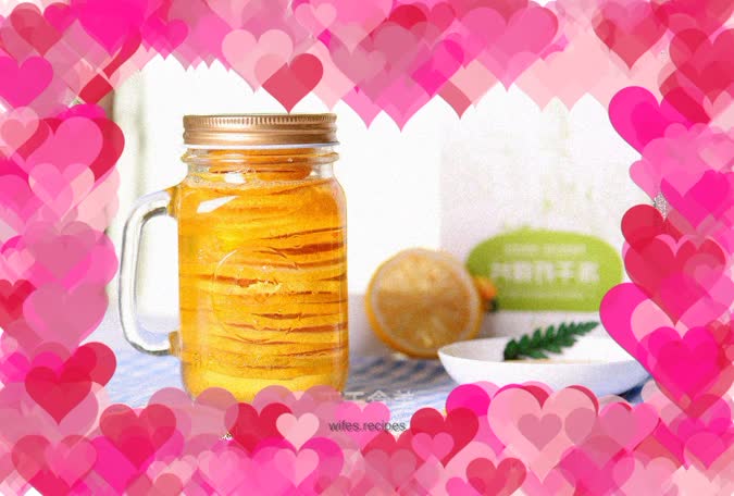 Honey lemon tea in sunny weather