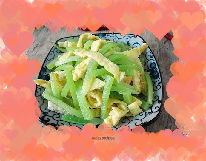 Shredded lettuce and scrambled eggs