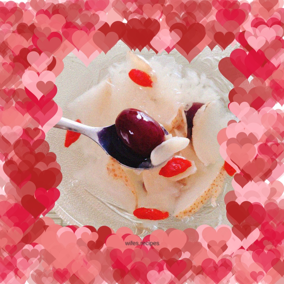 Tremella lily and snow pear soup