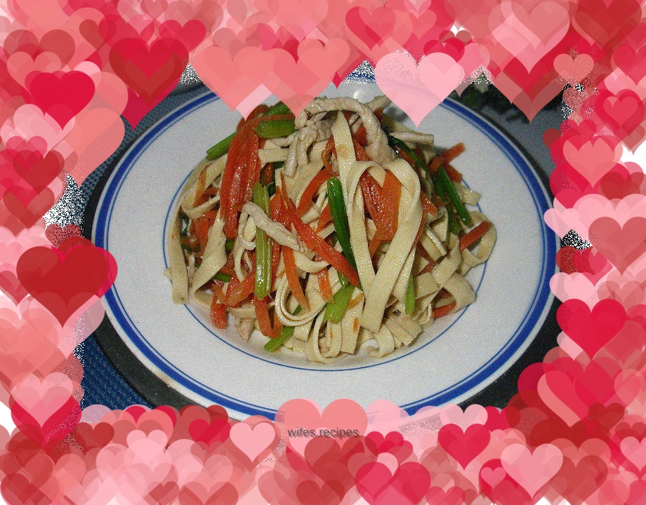 Stir-fried shredded pork with thousands of carrots