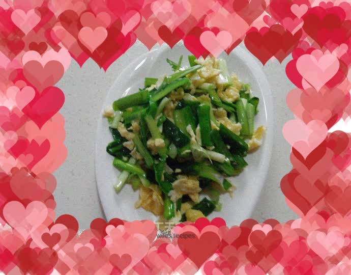 Fried eggs with chives