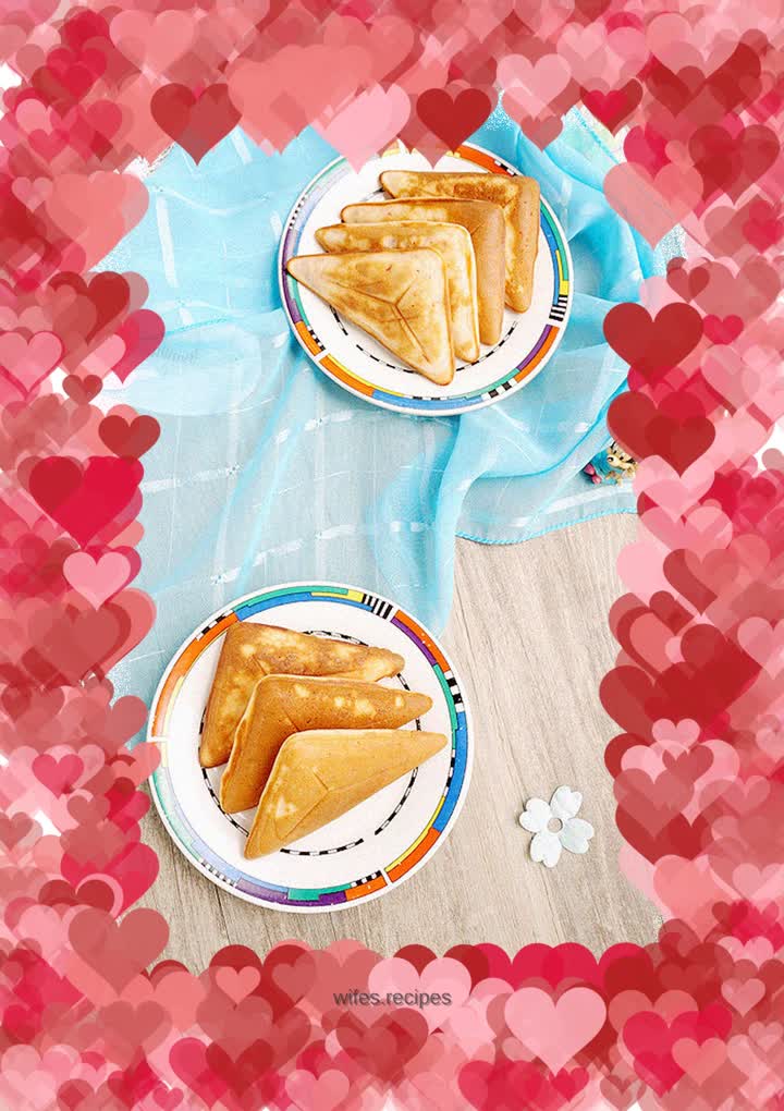 The sandwich machine does not make sandwiches: yogurt, red heart and dragon jam triangular waffles