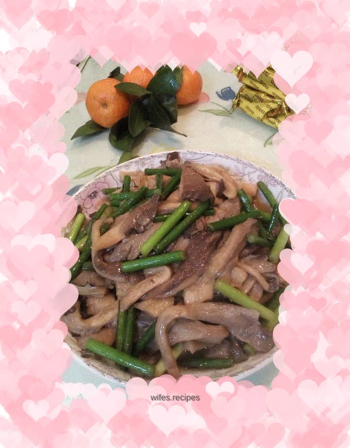 Sautéed mushrooms with garlic sprouts