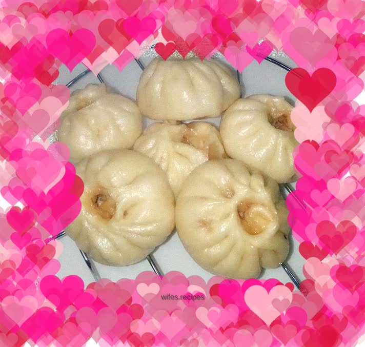 Pork buns with scallions