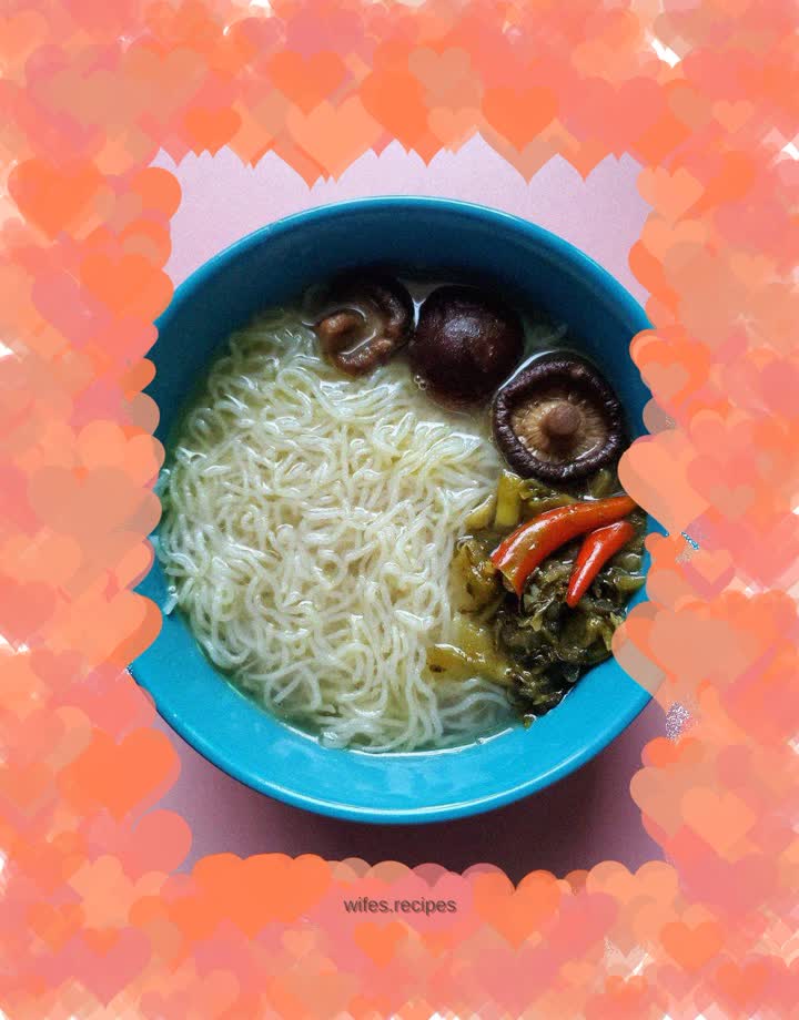 Mushroom and chicken rice noodles