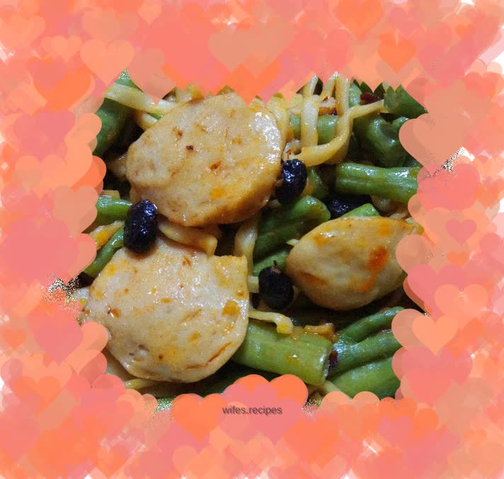 Braised noodles with beans and meatballs