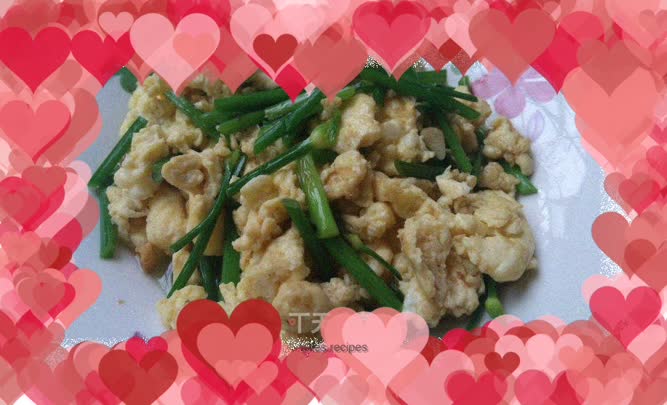 Fried eggs with chive flowers