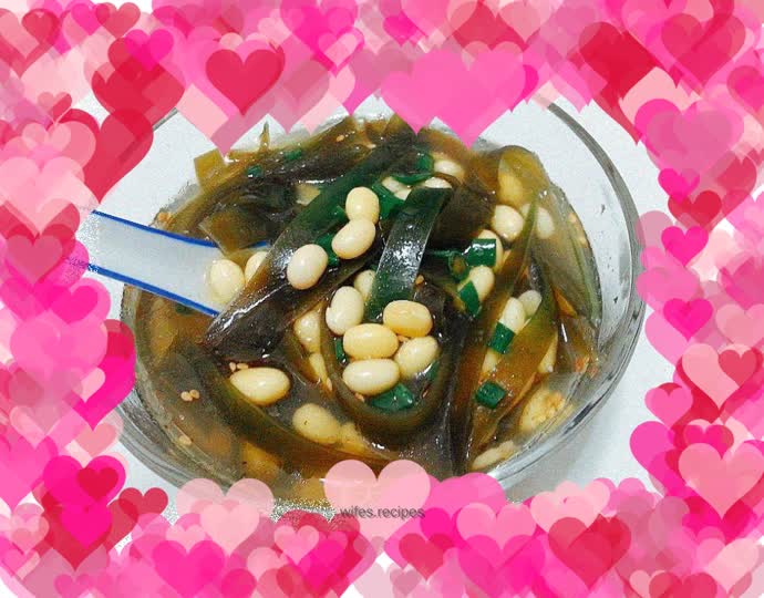 Kelp and soybean soup
