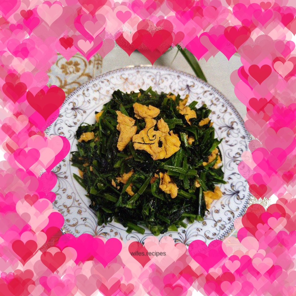 Fried pea tips with eggs