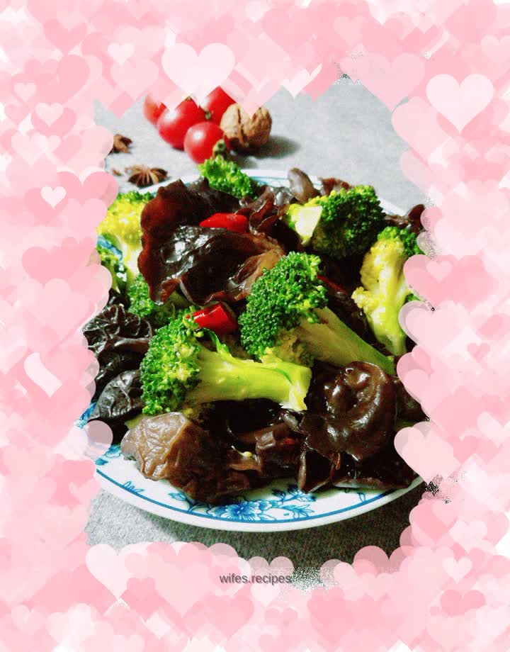 Fried fungus with broccoli