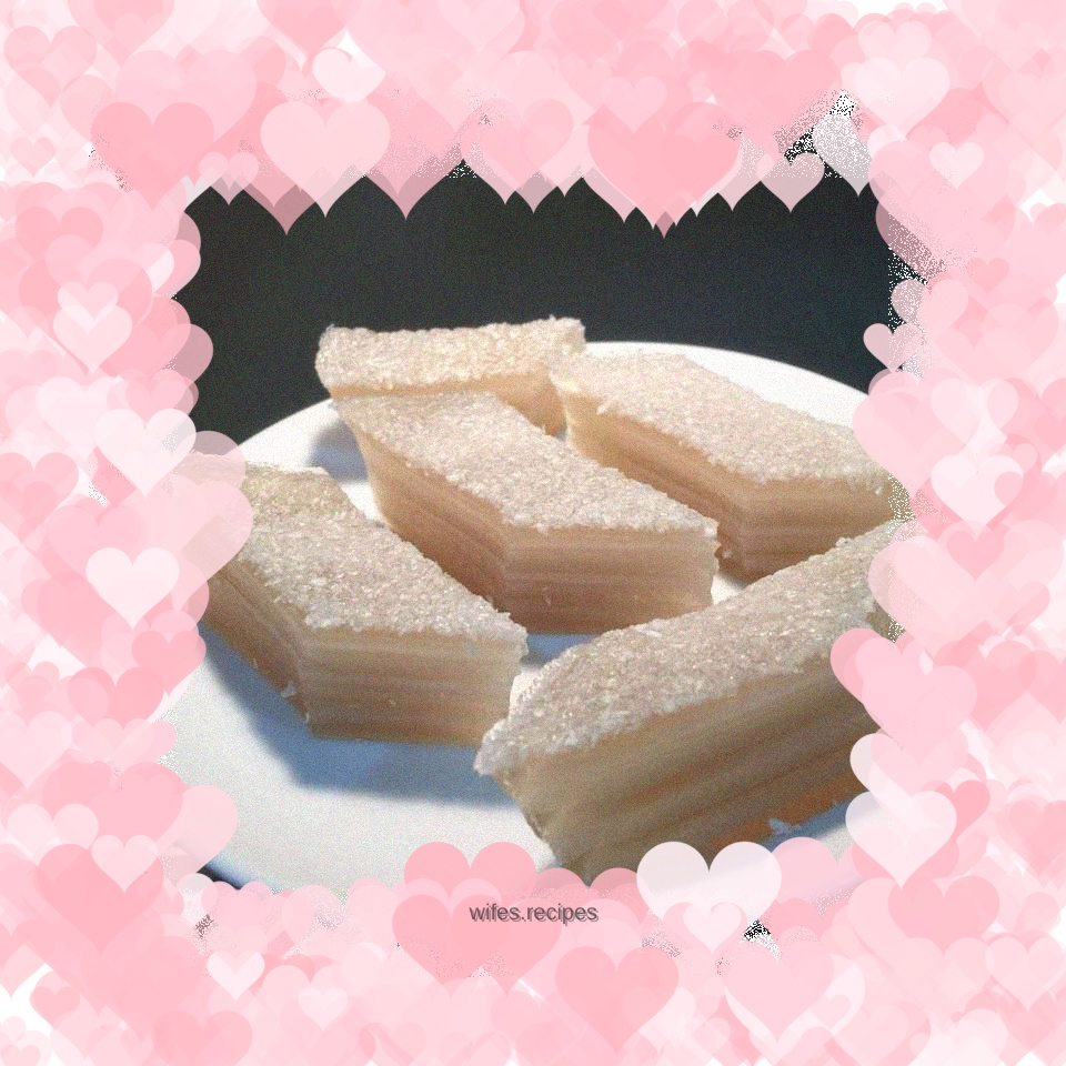 Thousand-feuille cake with shredded coconut milk