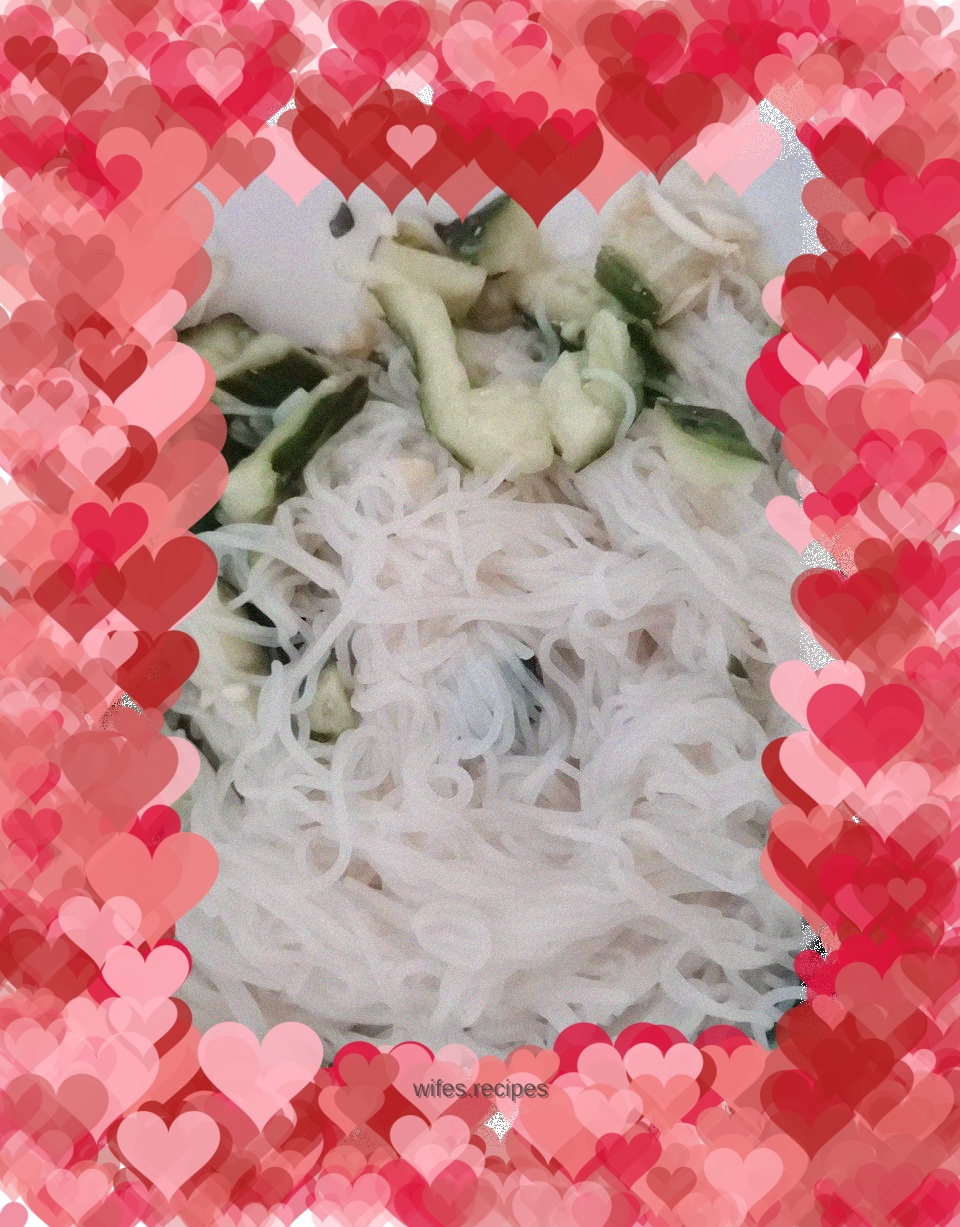 Cold cucumber and vermicelli