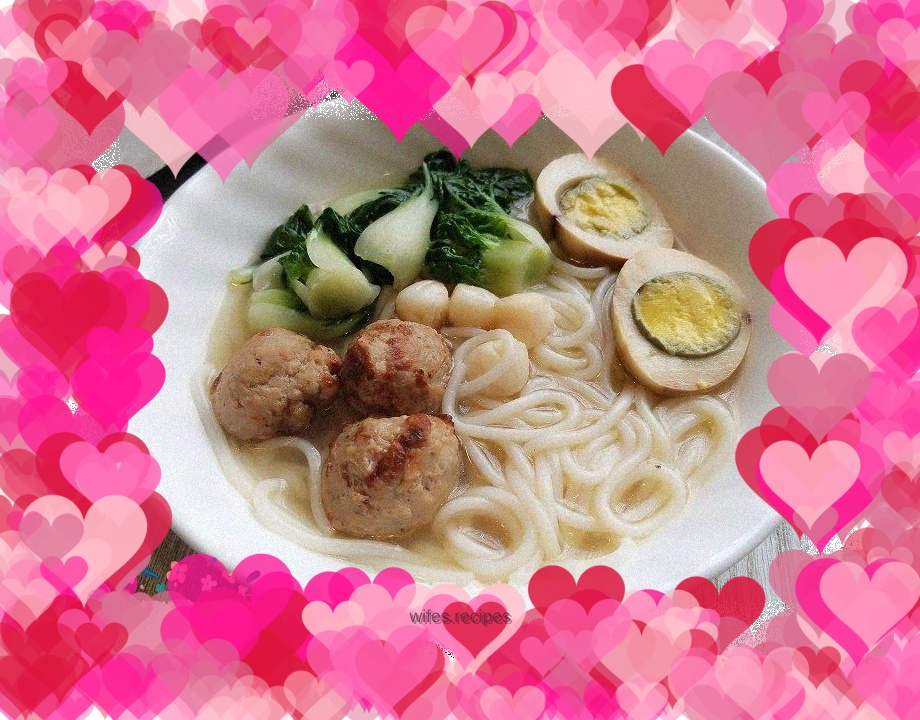 Chicken Meatballs and Scallops Soup Noodles