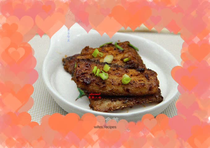 Hairtail fish with black pepper sauce