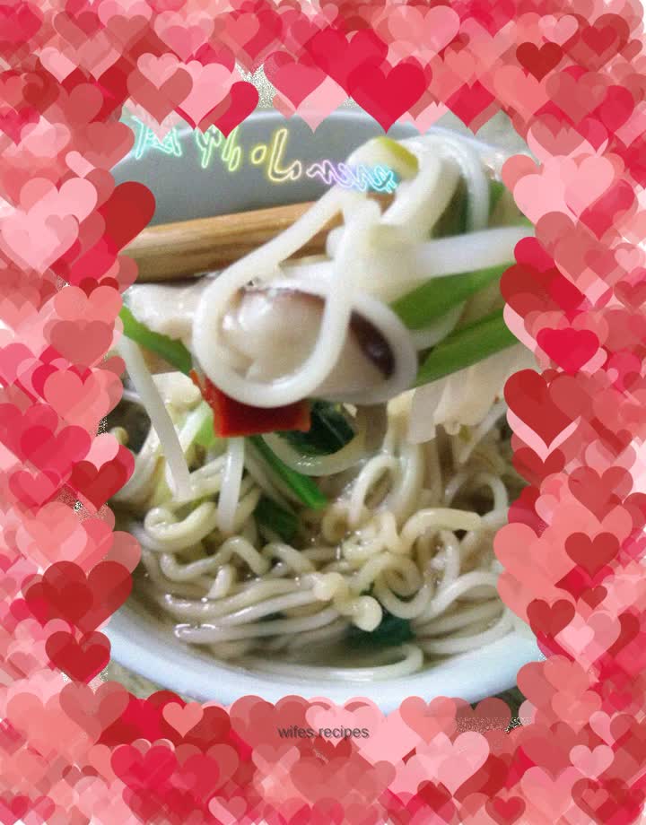 Mushroom, Spinach and Beef Noodle Soup