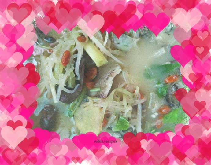 Double shredded crucian carp soup