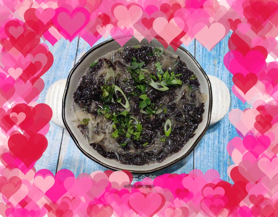 Shredded seaweed and radish soup