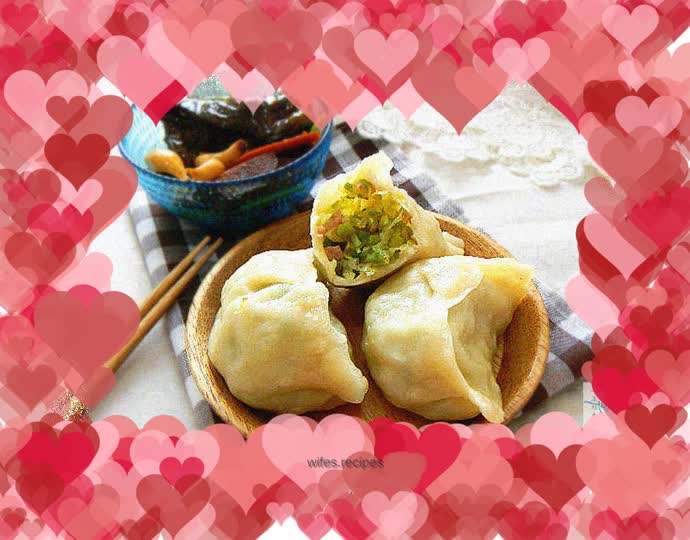 Steamed dumplings with melon, green pepper and ham