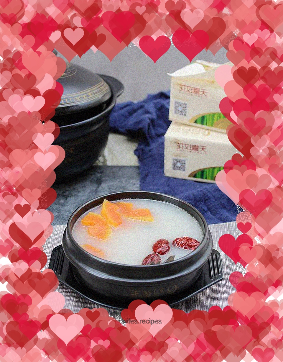 Papaya and crucian carp soup