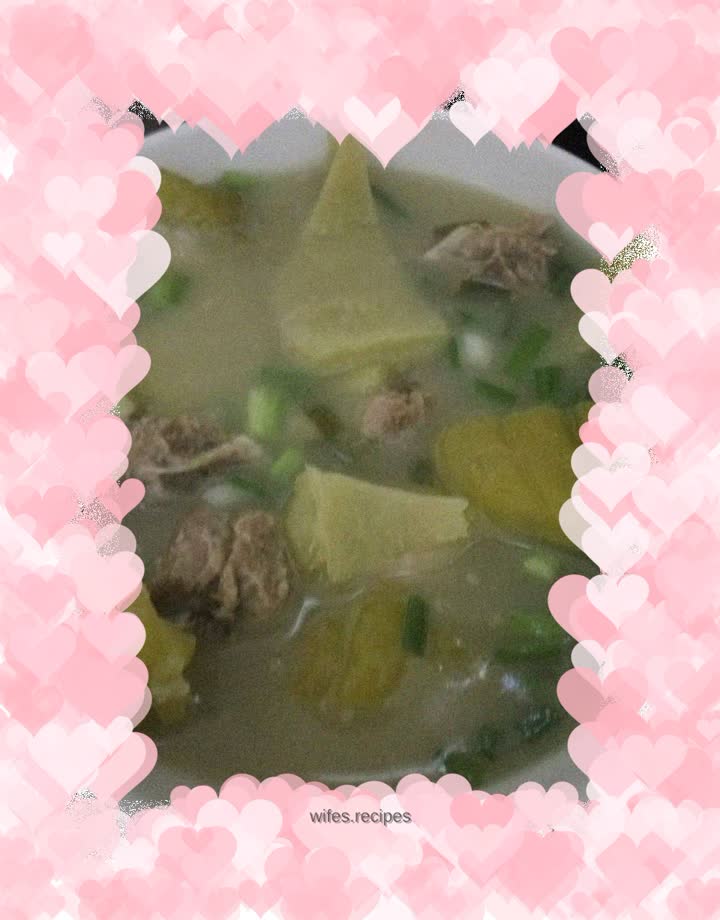 Bitter melon and pork ribs soup