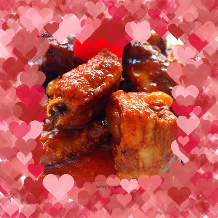 C’s mom’s private choice—pork ribs with tomato sauce that is refreshing and not greasy