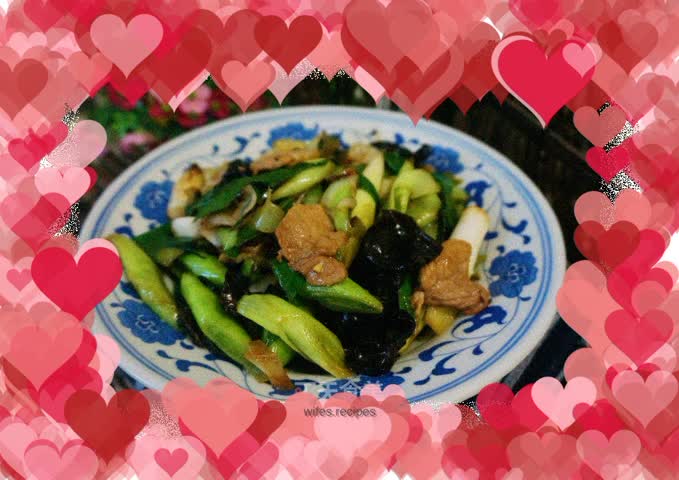 Stir-fried meat with green garlic