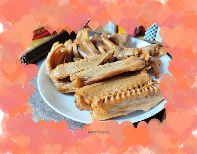 Braised duck feet and duck wings