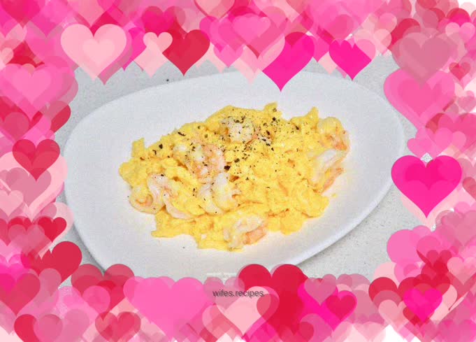 Shrimp with smooth egg