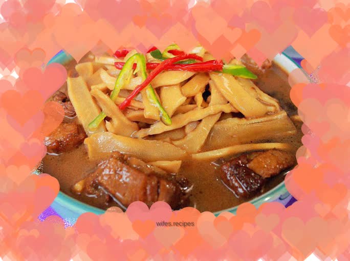 Pressed Bamboo Shoots and Duck in Pot