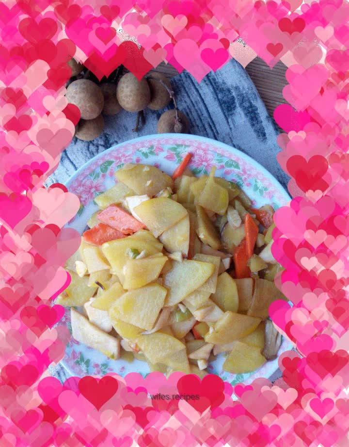 Stir-fried potato slices with king oyster mushrooms