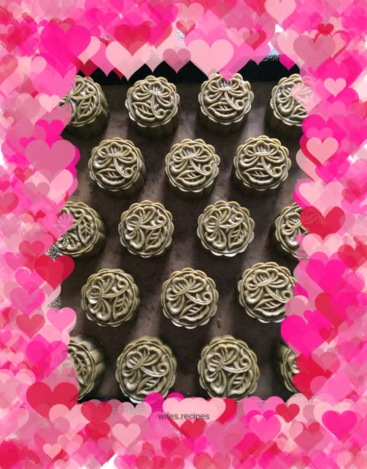 Matcha Peach Mountain Skin Mooncake