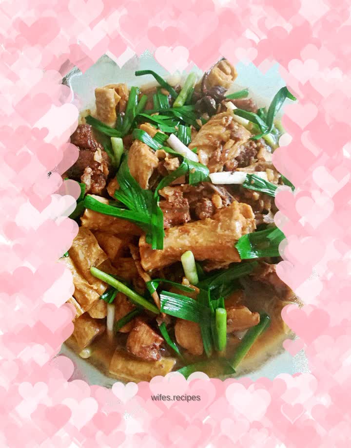 Grilled backbone with bean tendon sticks