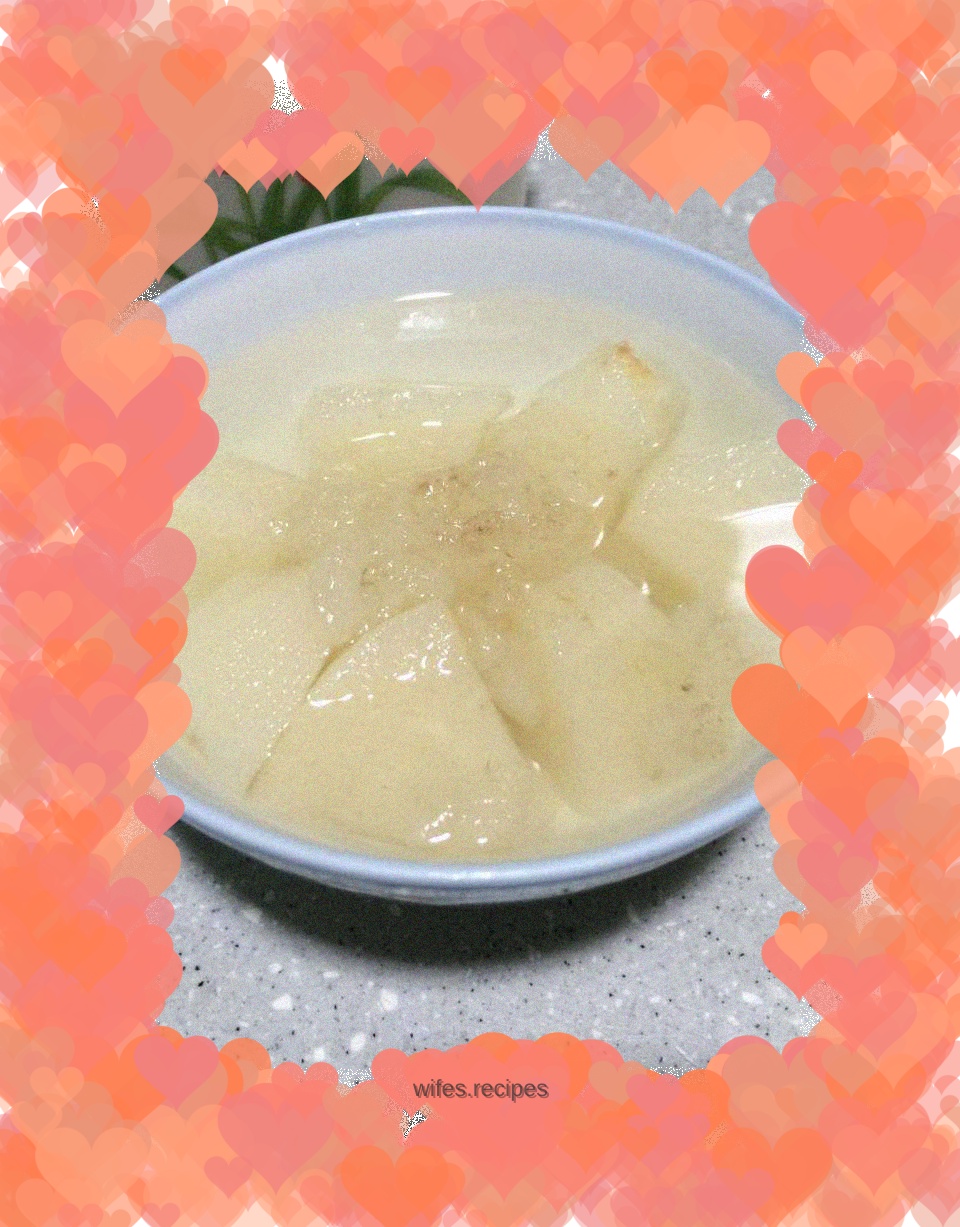 Snow clam stewed with rock sugar and snow pear