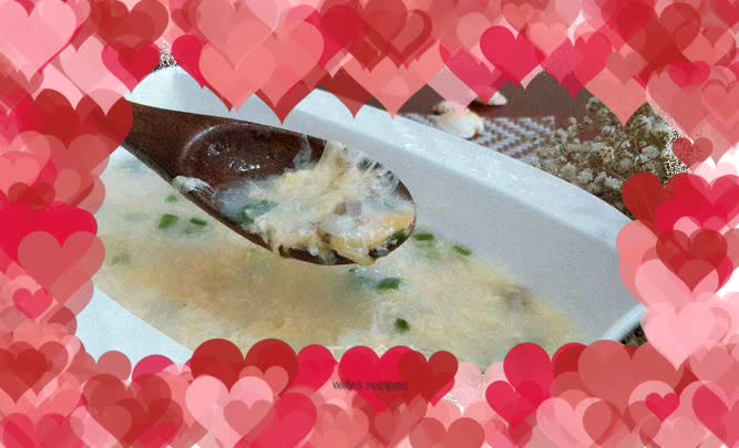 Delicious clam and egg drop soup