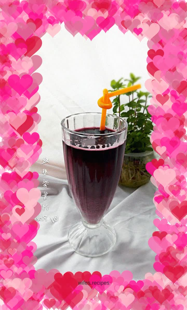 Freshly squeezed purple sweet potato juice