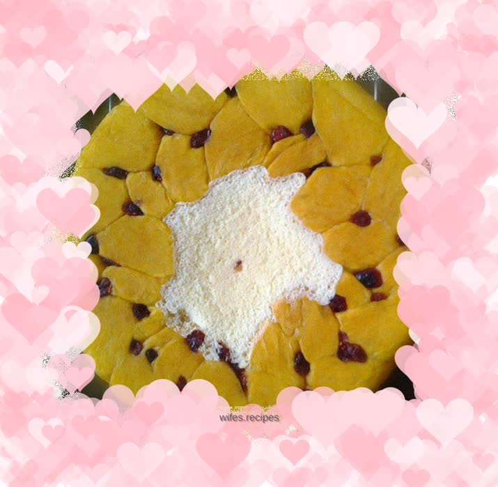 Cake with Cranberry Garland Bread