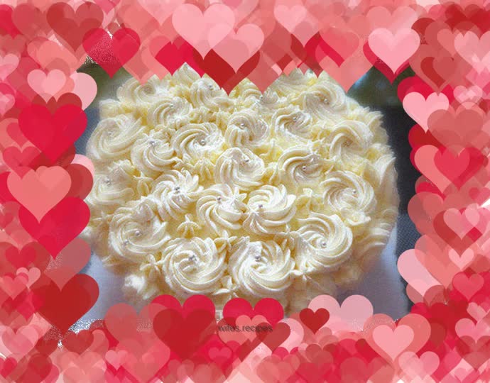 Practice decorating - a cake full of fresh milk flowers